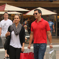 Jessica Alba and Cash Warren go shopping at The Grove | Picture 85943